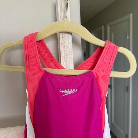 Speedo NWT Size 4 Girls Pink One Piece Swimsuit - Picture 2 of 7